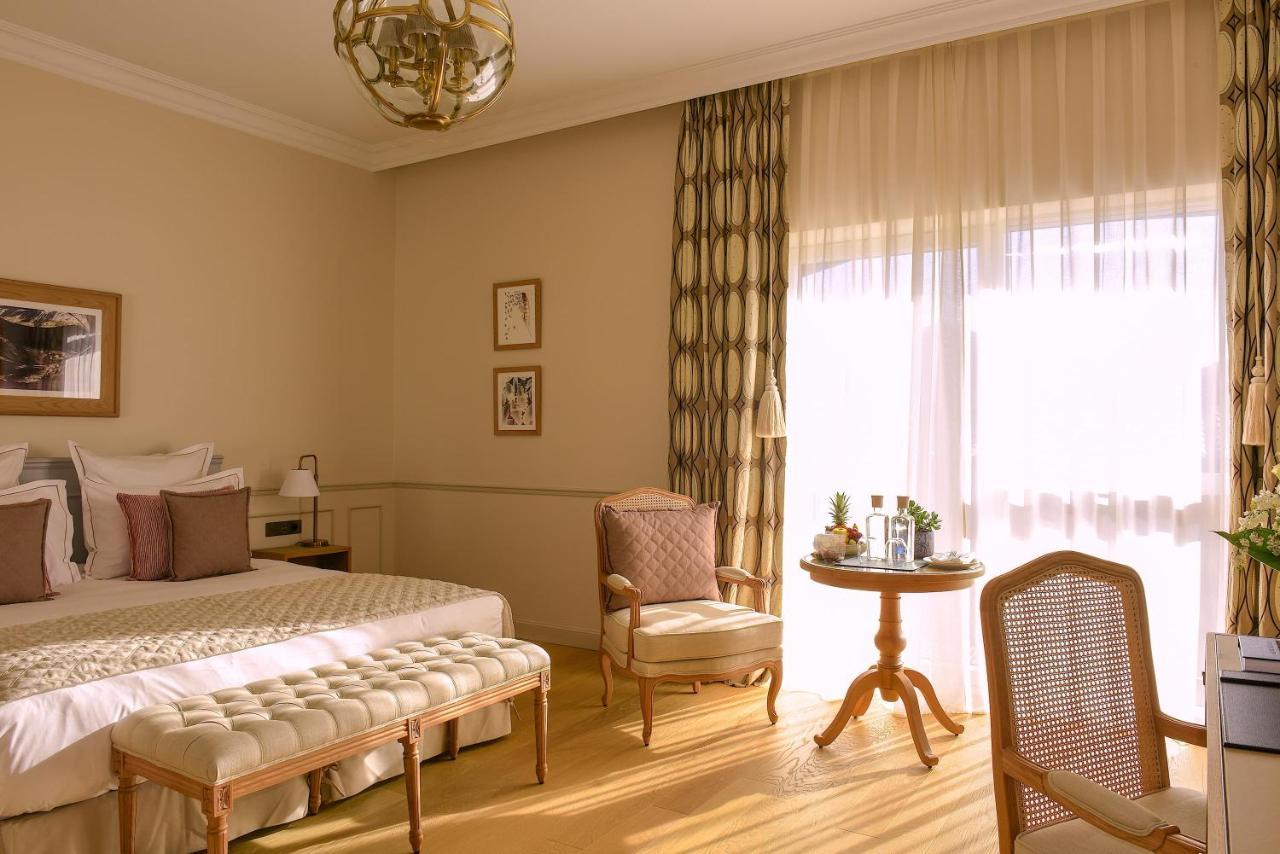 Deluxe Room,1444768813:JPEG